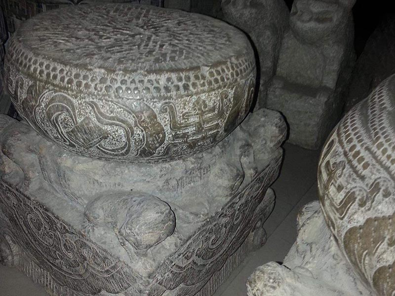 老舊石雕柱墩[編號(hào)101]