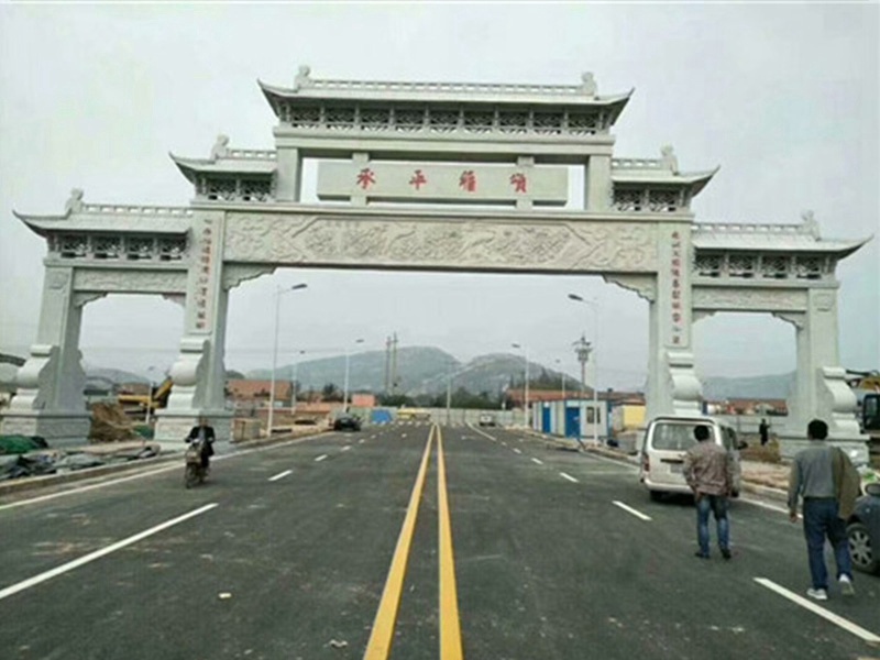 村口石頭大門(mén)