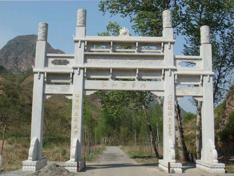 農(nóng)村石牌坊